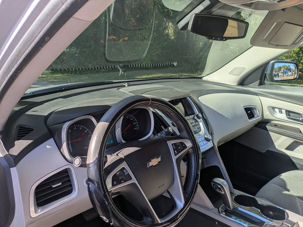 Used 2015 Chevrolet Equinox LT w/ Driver Convenience Package image 13