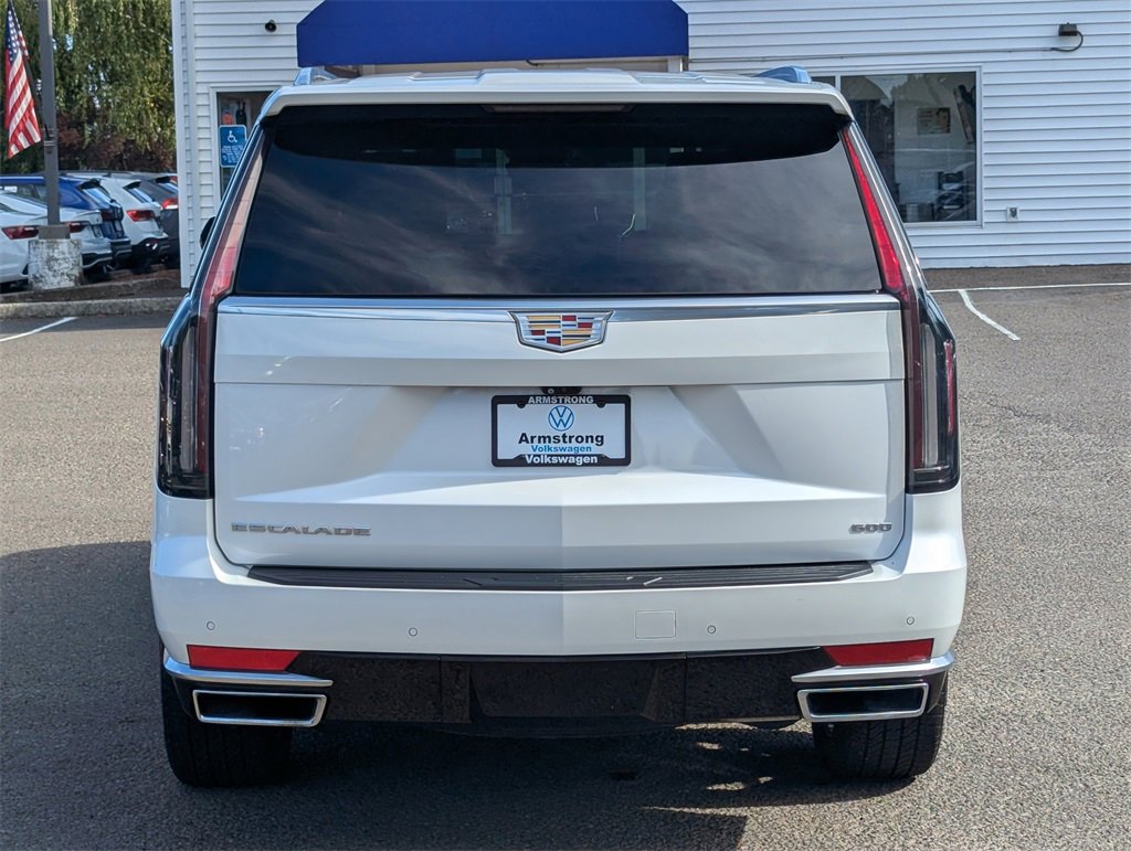 Used 2022 Cadillac Escalade Premium Luxury image 4