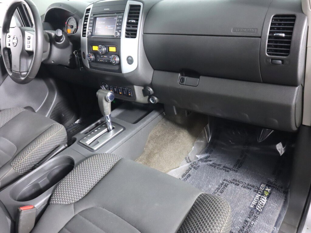 Used 2016 Nissan Frontier PRO-4X image 37