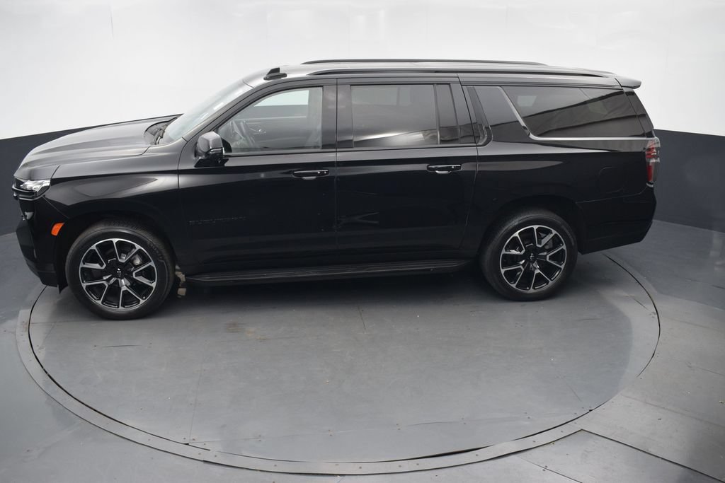 Used 2023 Chevrolet Suburban RST w/ Luxury Package AWD/4WD image 44