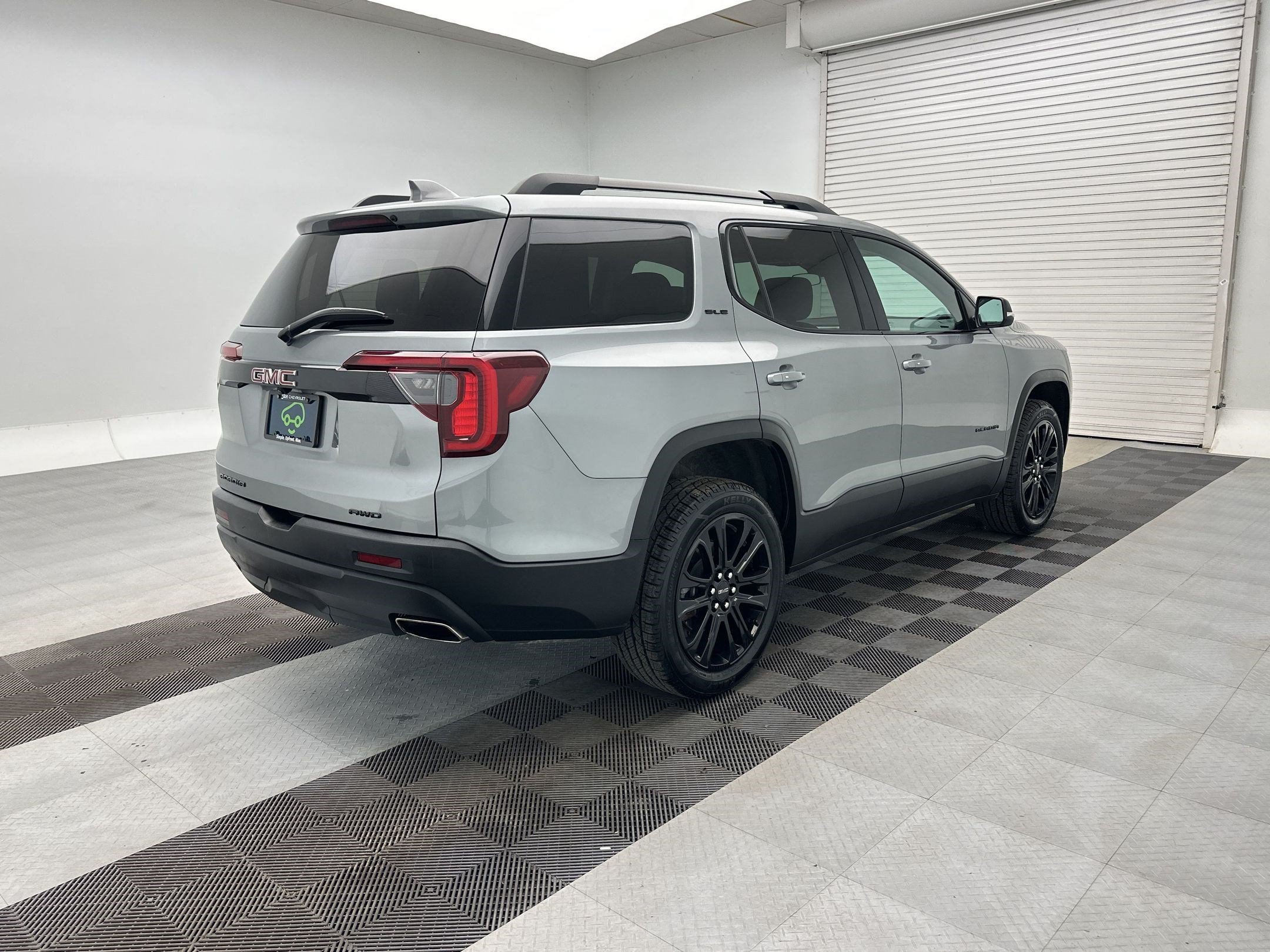 Certified 2023 GMC Acadia SLE w/ Driver Convenience Package AWD/4WD image 9