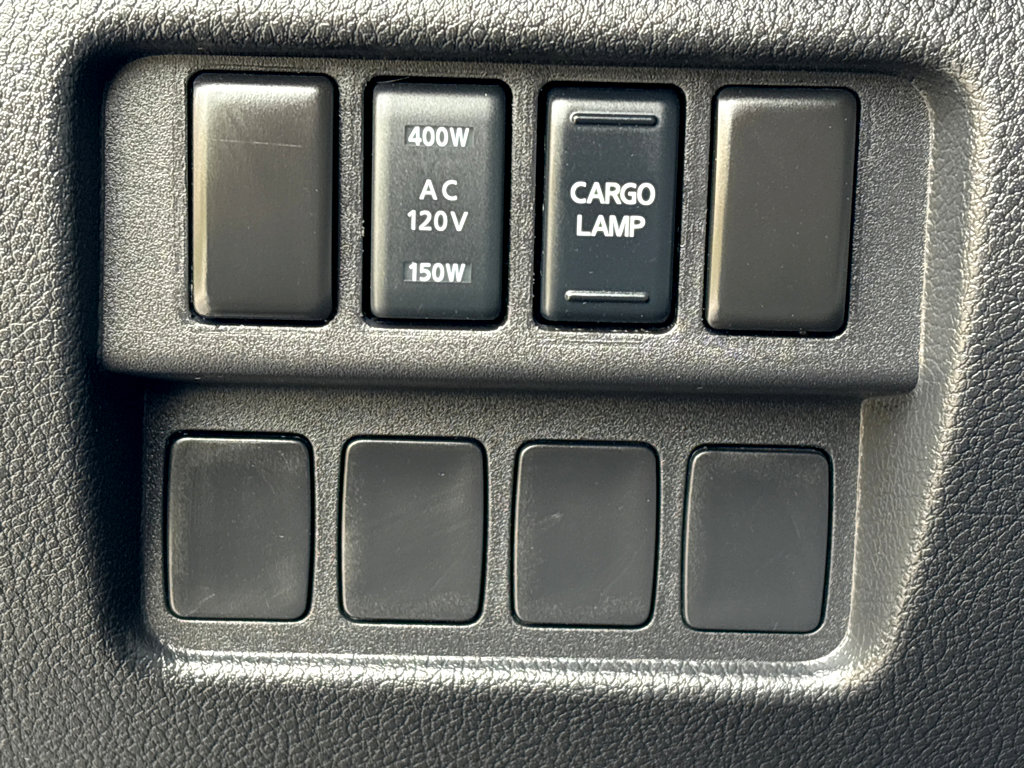 Used 2019 Nissan Titan SV w/ SV Convenience Package AWD/4WD image 11
