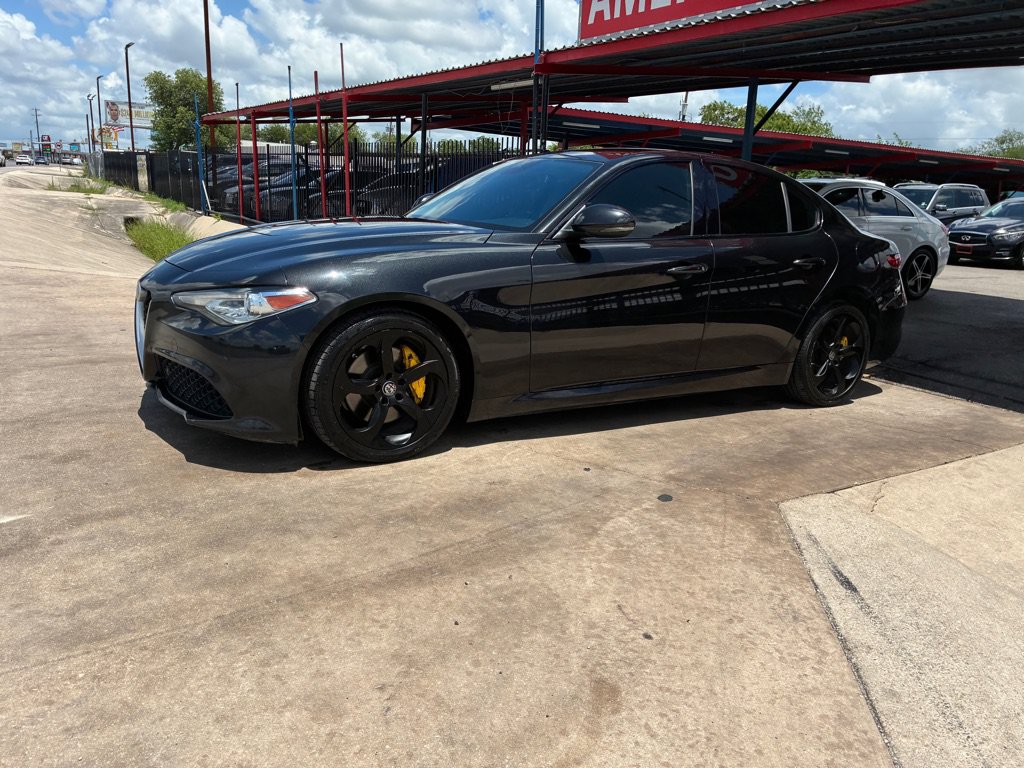 Used 2017 Alfa Romeo Giulia RWD image 1