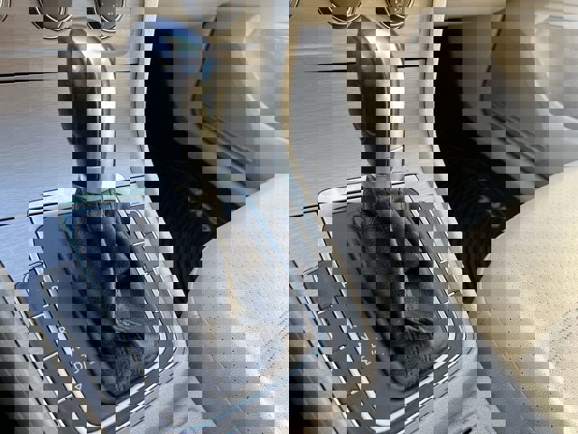 Used 2015 Volkswagen Golf S image 16