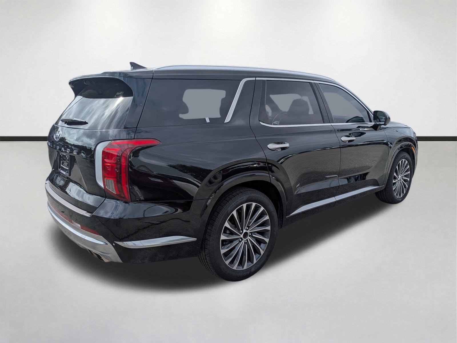 Used 2023 Hyundai Palisade Calligraphy FWD image 4