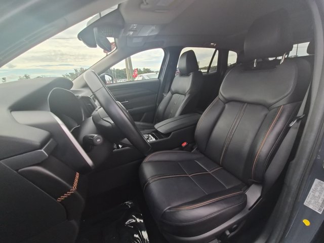 Used 2025 MAZDA CX-50 AWD 2.5 Hybrid w/ Premium Pkg image 24