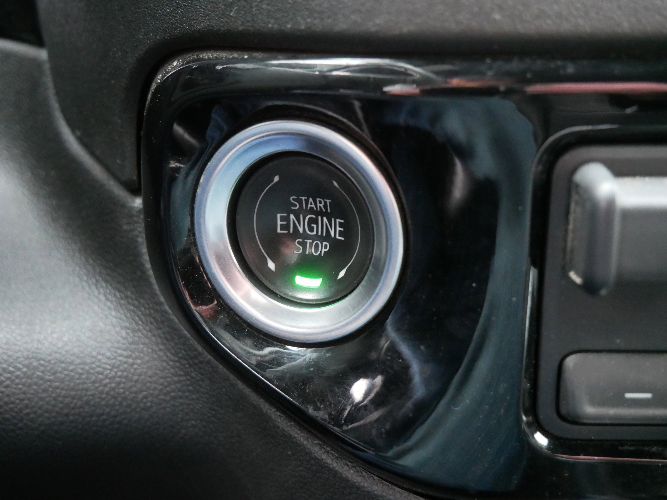 Used 2025 Chevrolet Silverado 3500 High Country w/ Technology Package AWD/4WD image 32