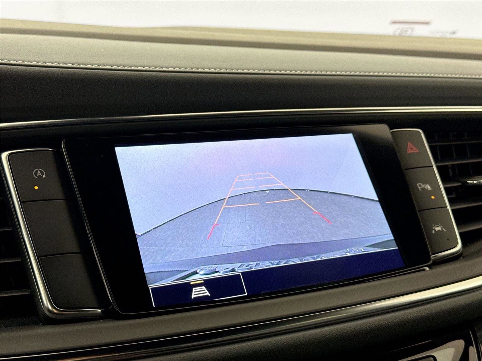 Used 2024 Buick Enclave Essence image 24