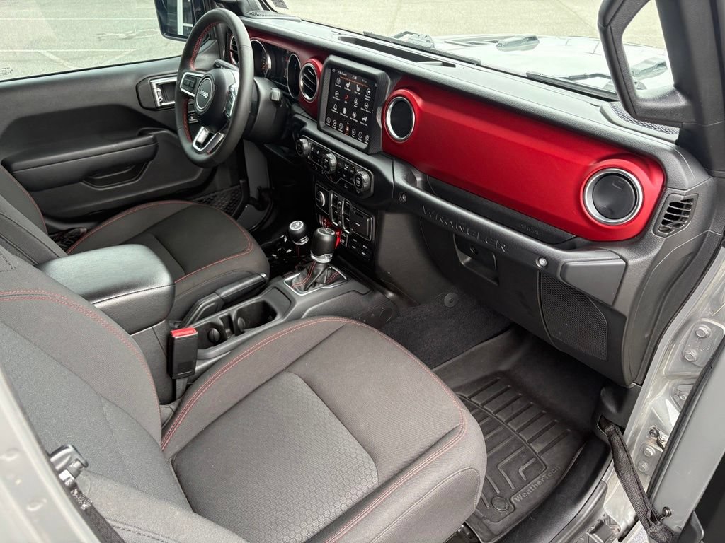 Used 2023 Jeep Wrangler Unlimited Rubicon w/ Cold Weather Group AWD/4WD image 23
