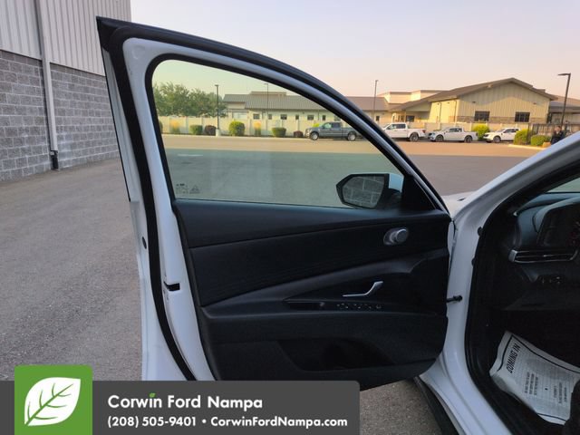 Used 2023 Hyundai Elantra SEL FWD image 10