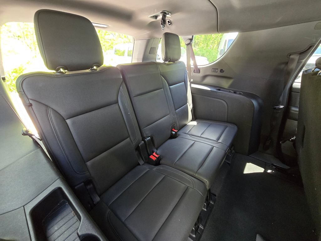 Used 2024 Chevrolet Suburban LT AWD/4WD image 19