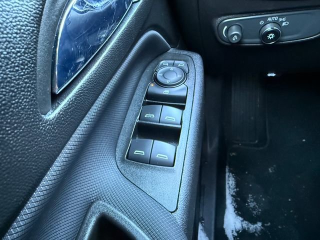 Used 2023 Chevrolet Equinox RS image 19