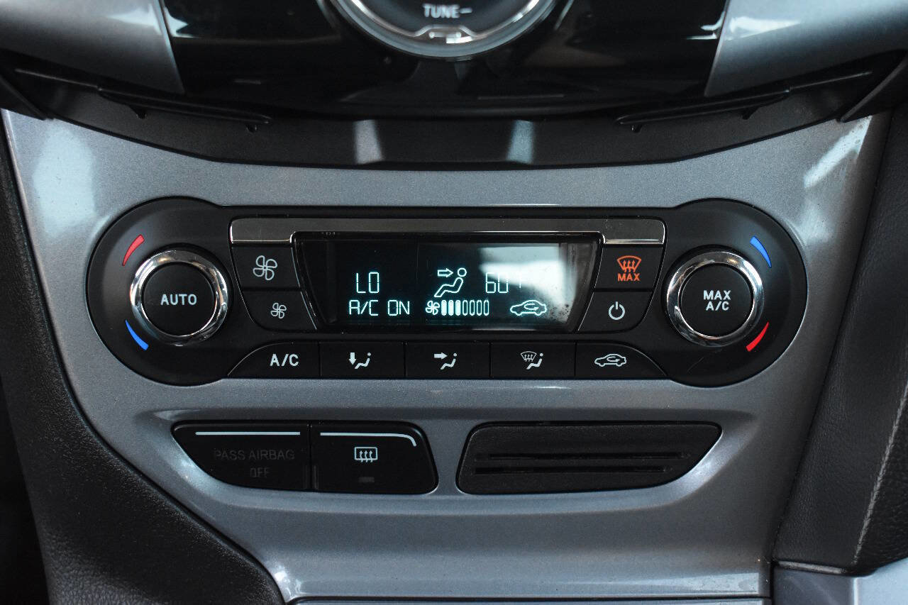 Used 2014 Ford Focus Titanium image 27