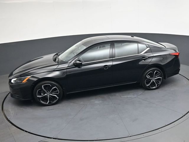 Used 2024 Nissan Altima 2.5 SR w/ SR Premium Package image 29