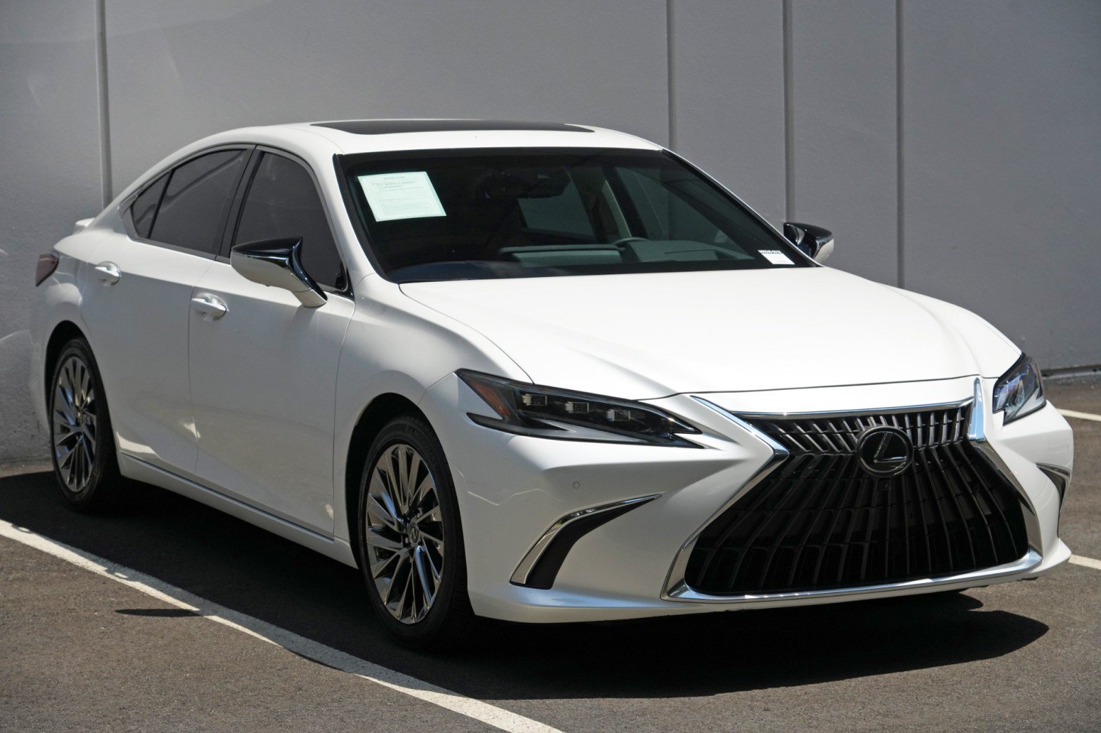 Used 2024 Lexus ES 300h w/ Accessory Package (Z2) FWD image 58