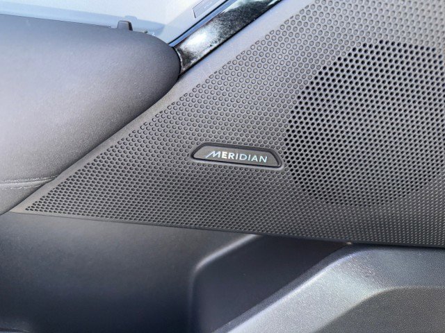 Used 2025 Land Rover Range Rover Velar S image 16