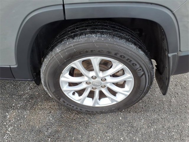 Certified 2022 Jeep Cherokee Latitude Lux image 9