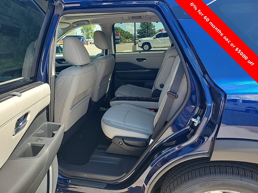 New 2025 Nissan Pathfinder SL w/ SL Premium Package image 12