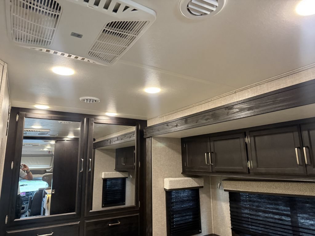 Used 2023 Ford E-450 and Econoline 450 Super Duty w/ Motorhome Prep Package RWD image 60