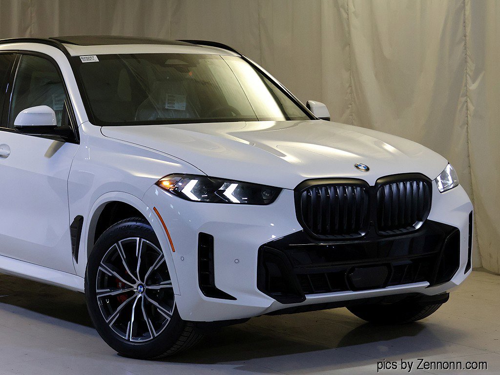 New 2026 BMW X5 xDrive40i w/ M Sport Package AWD/4WD image 2