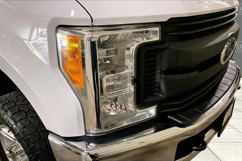 Certified 2017 Ford F250 XL w/ Power Equipment Group AWD/4WD image 4