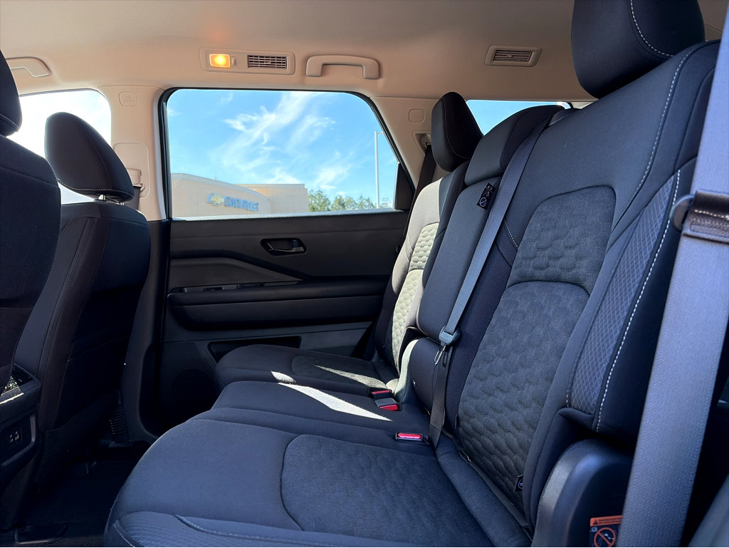 Certified 2024 Nissan Pathfinder SV image 19