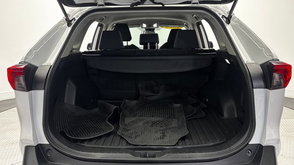 Used 2024 Toyota RAV4 LE AWD/4WD image 36
