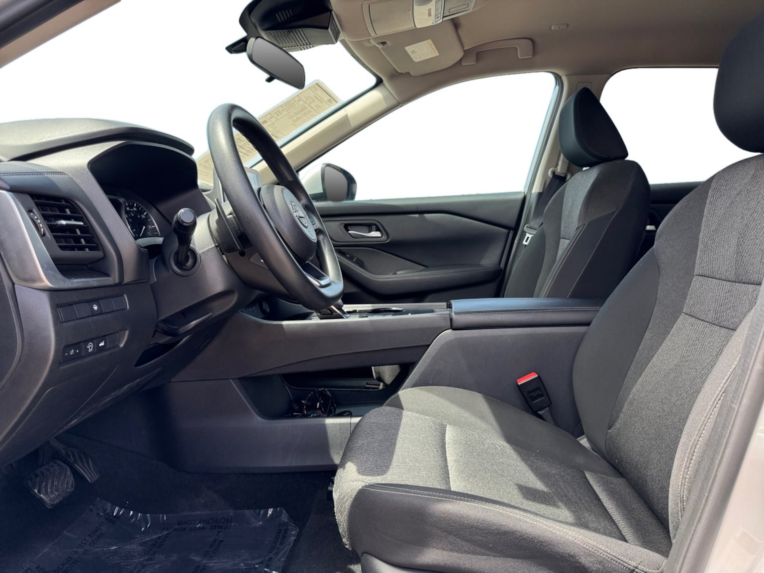 Used 2024 Nissan Rogue SV FWD image 10