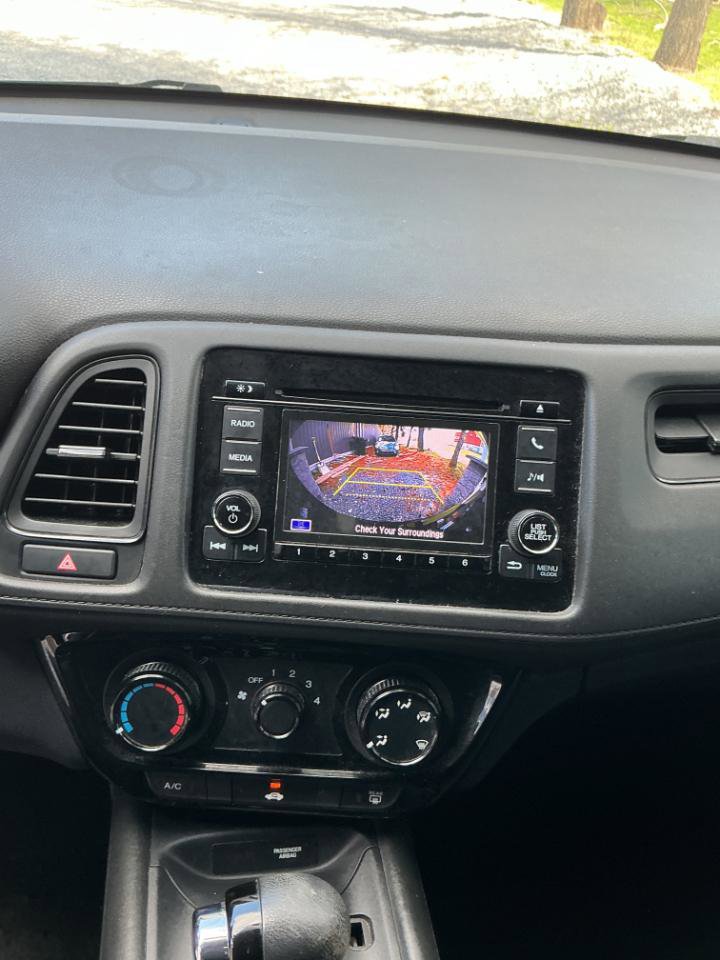 Used 2021 Honda HR-V LX image 14