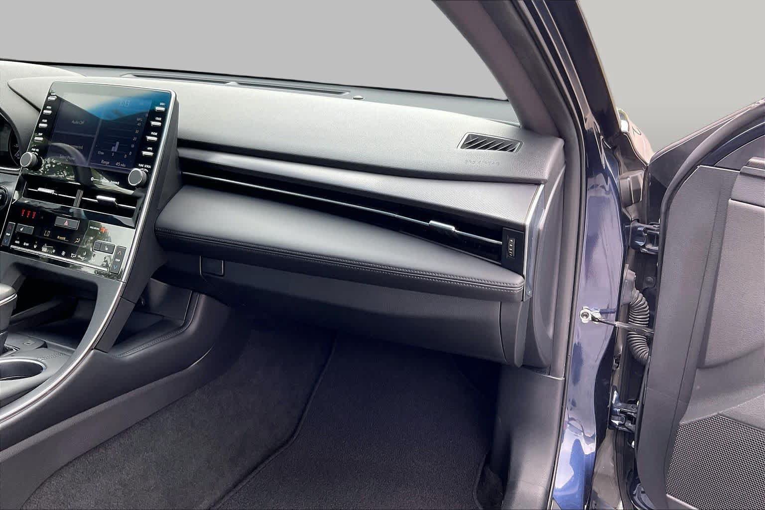 Used 2019 Toyota Avalon XSE w/ Carpet Mat Package FWD image 18