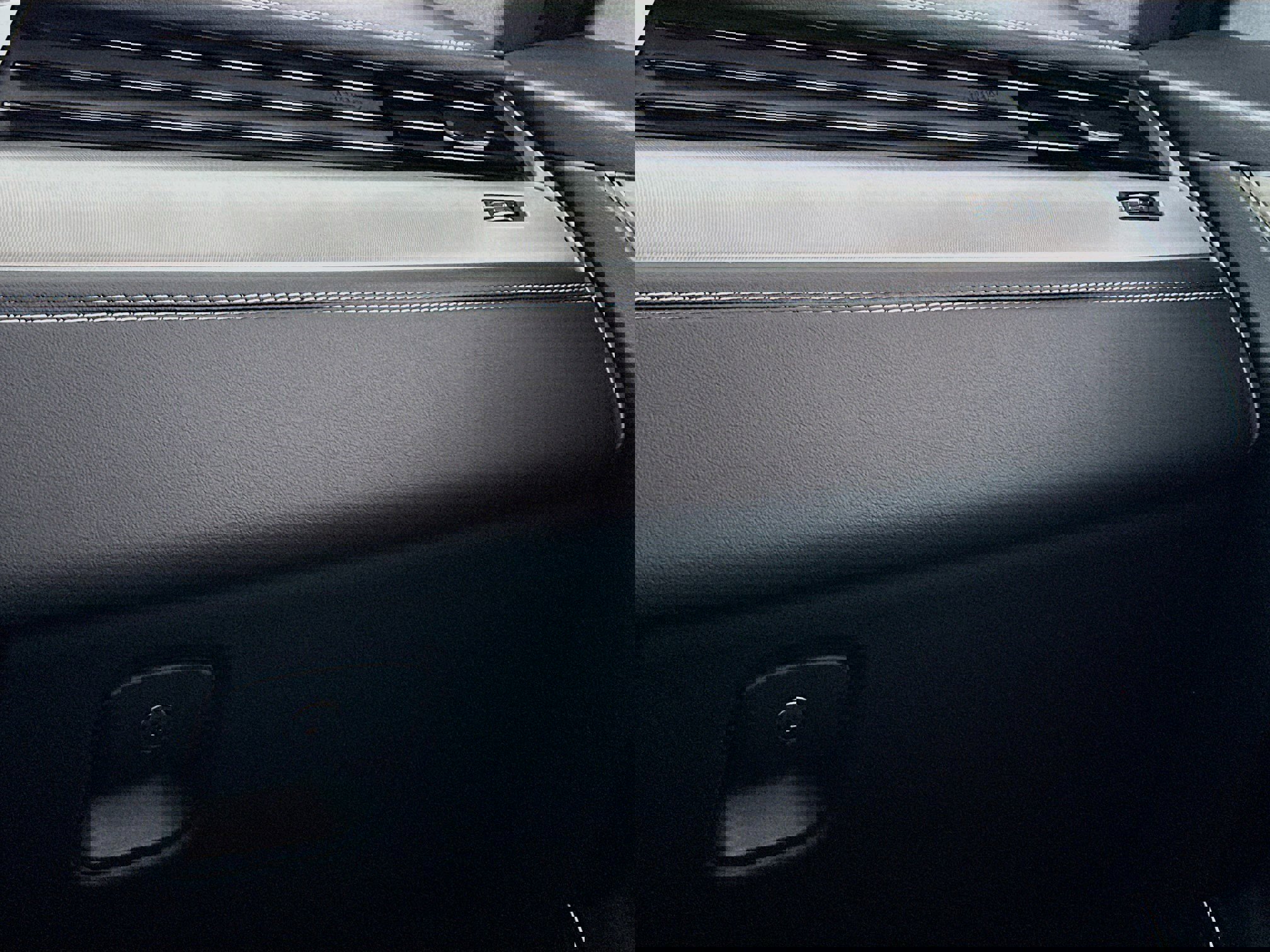 Used 2024 Jaguar F-PACE R-Dynamic S image 15