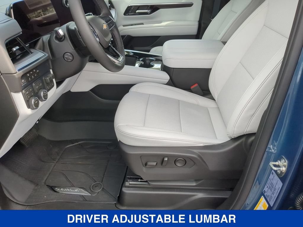 New 2026 Chevrolet Suburban Premier w/ Sun And Tow Package AWD/4WD image 17