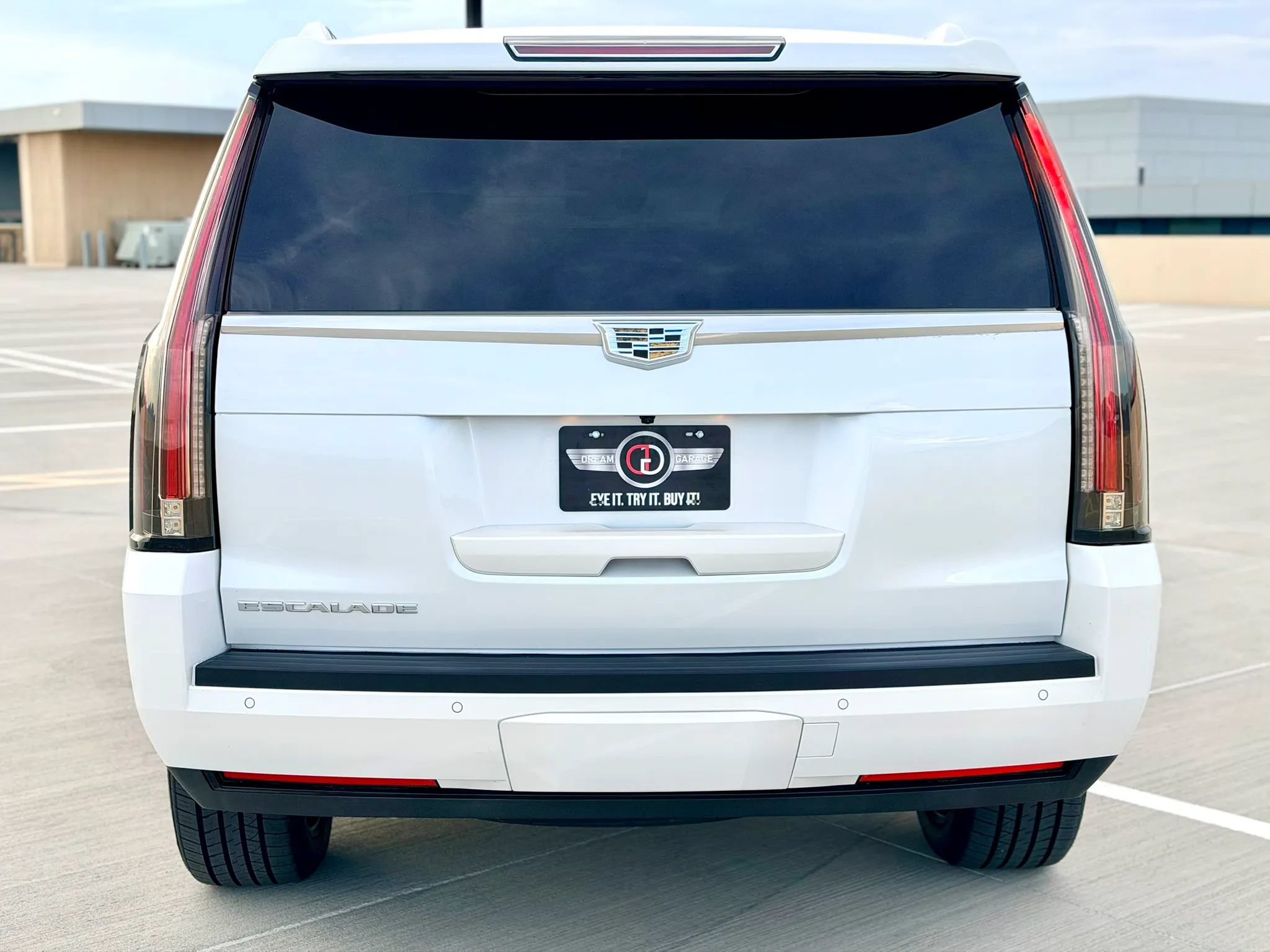 Used 2016 Cadillac Escalade Premium RWD image 10
