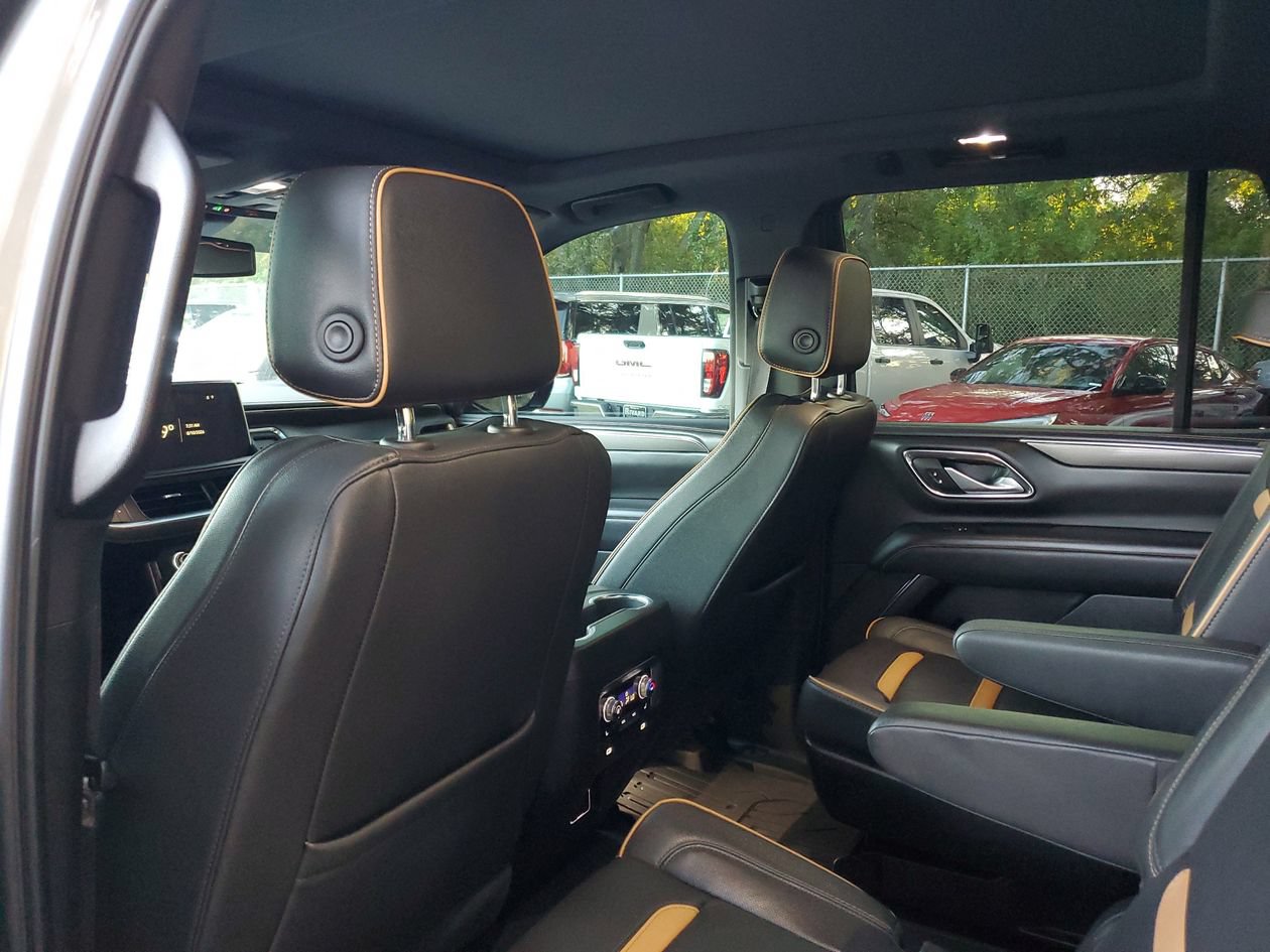 Used 2024 GMC Yukon AT4 w/ AT4 Premium Package AWD/4WD image 9
