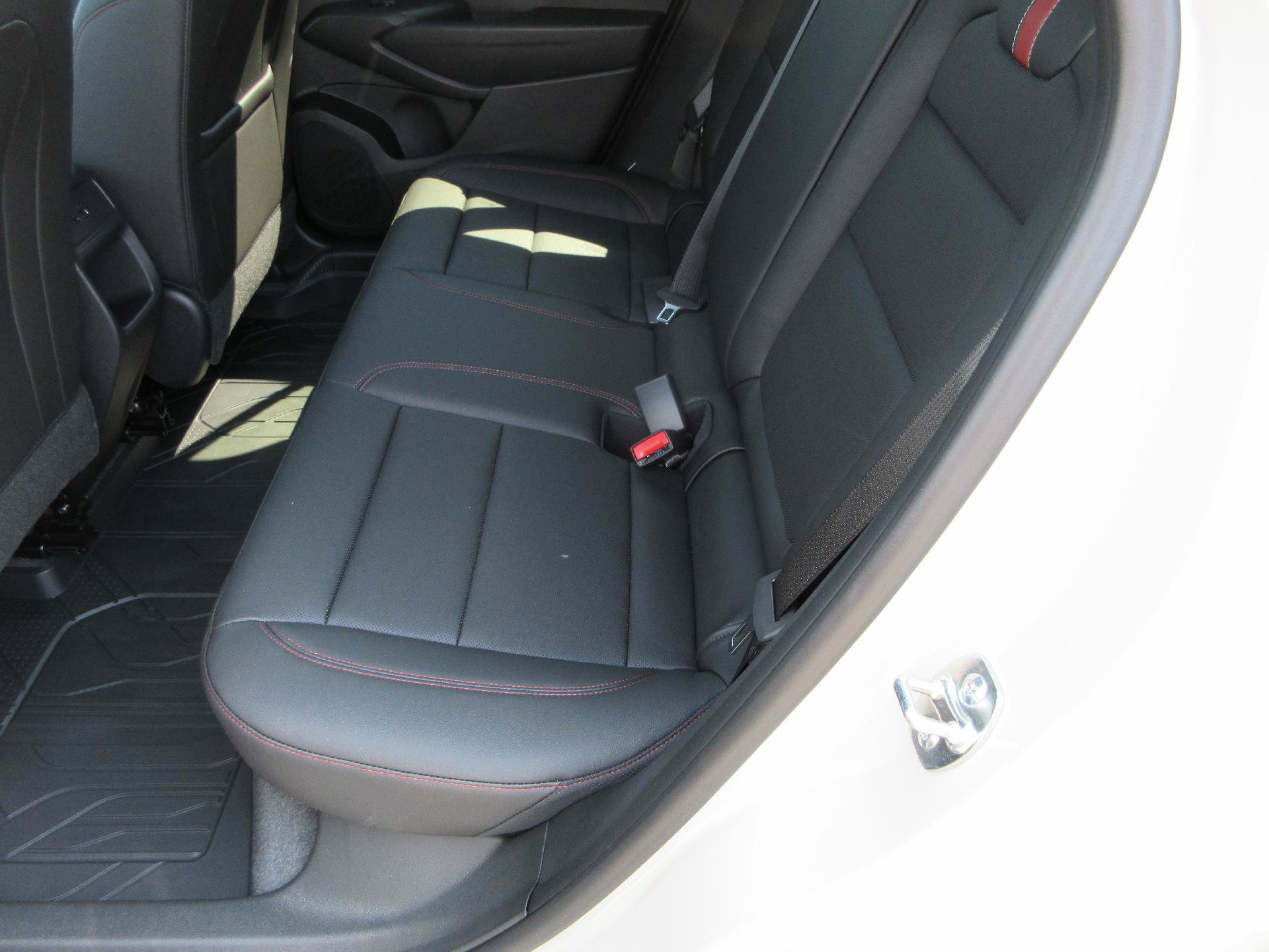 New 2026 Chevrolet Trax RS w/ Sunroof Package FWD image 13