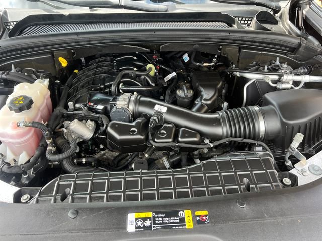 Used 2022 Jeep Grand Cherokee L Laredo image 36