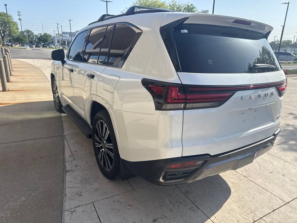 Certified 2025 Lexus LX 600 4WD w/ Appearance Package image 4