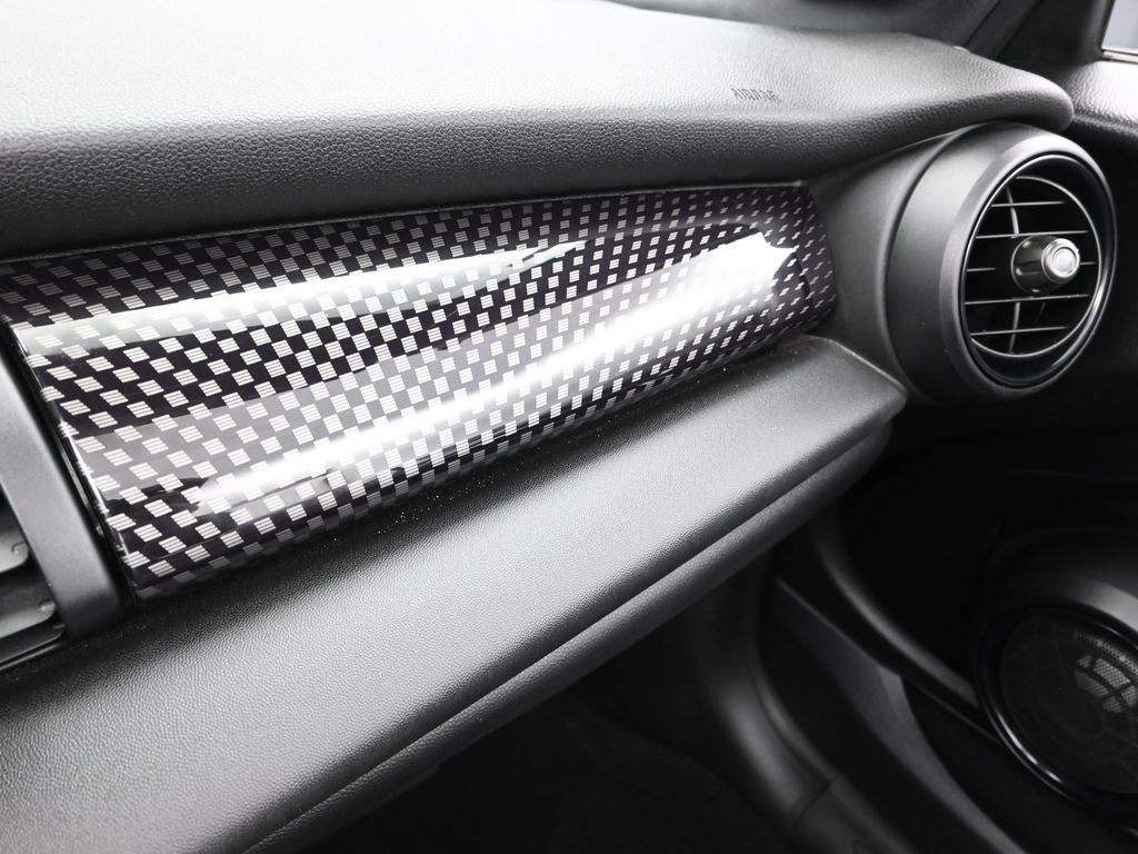 Used 2019 MINI Cooper S image 18