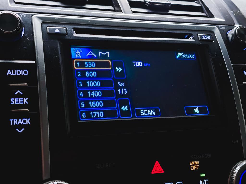 Used 2014 Toyota Camry SE FWD image 27