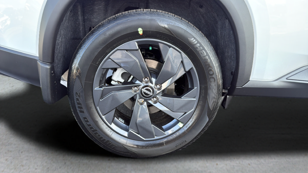 New 2026 Nissan Rogue SV AWD/4WD image 30