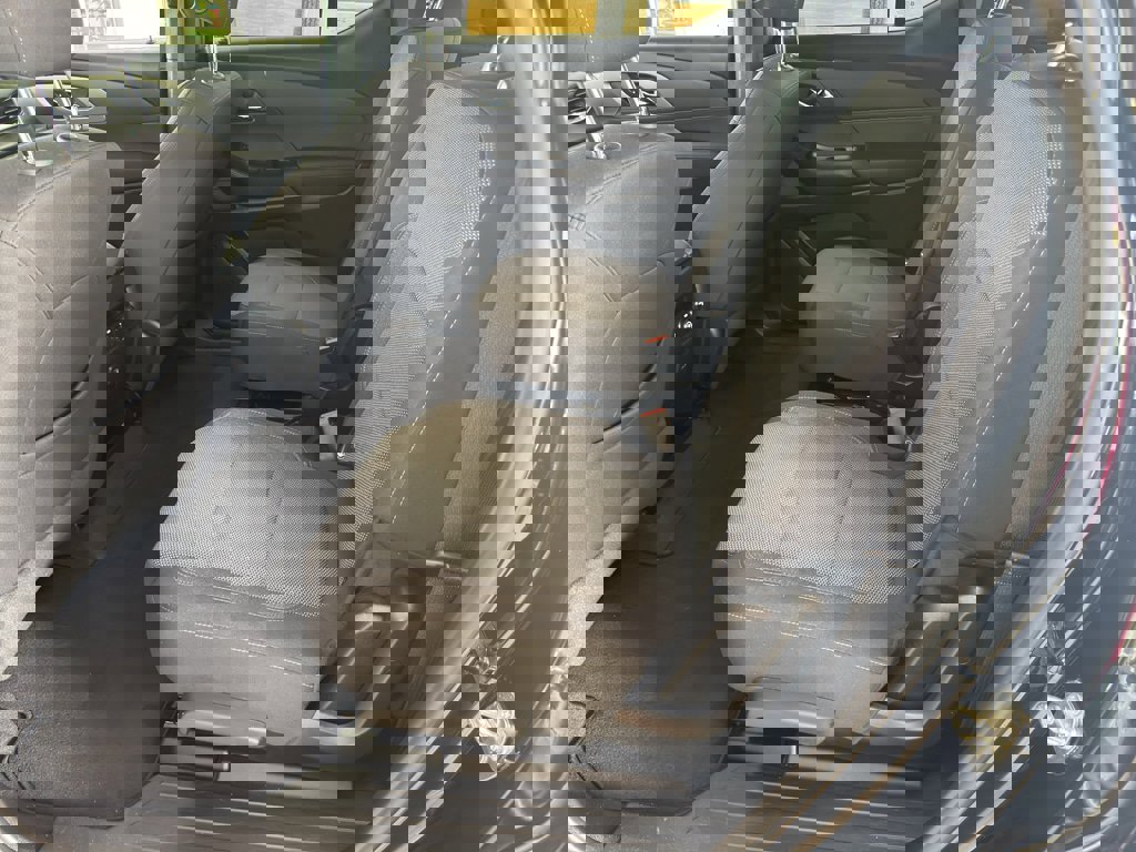 Used 2023 Chevrolet Traverse LT image 11