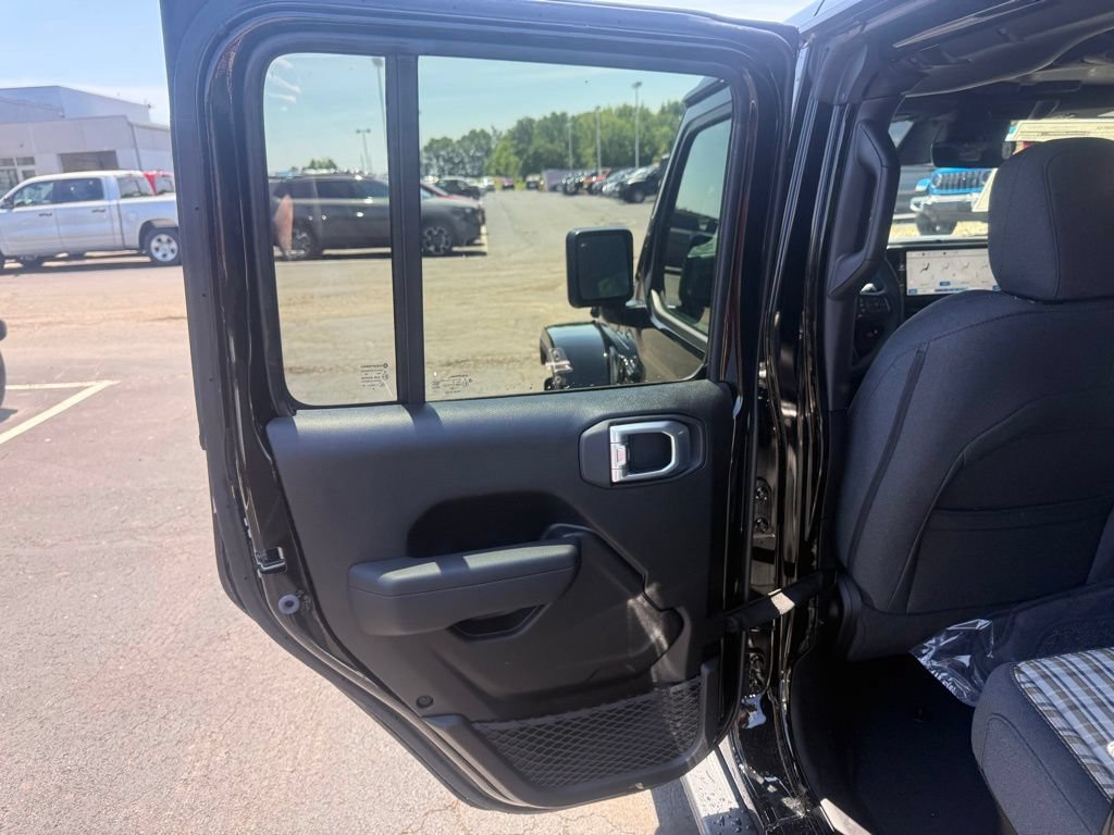 New 2026 Jeep Gladiator Sport AWD/4WD image 30