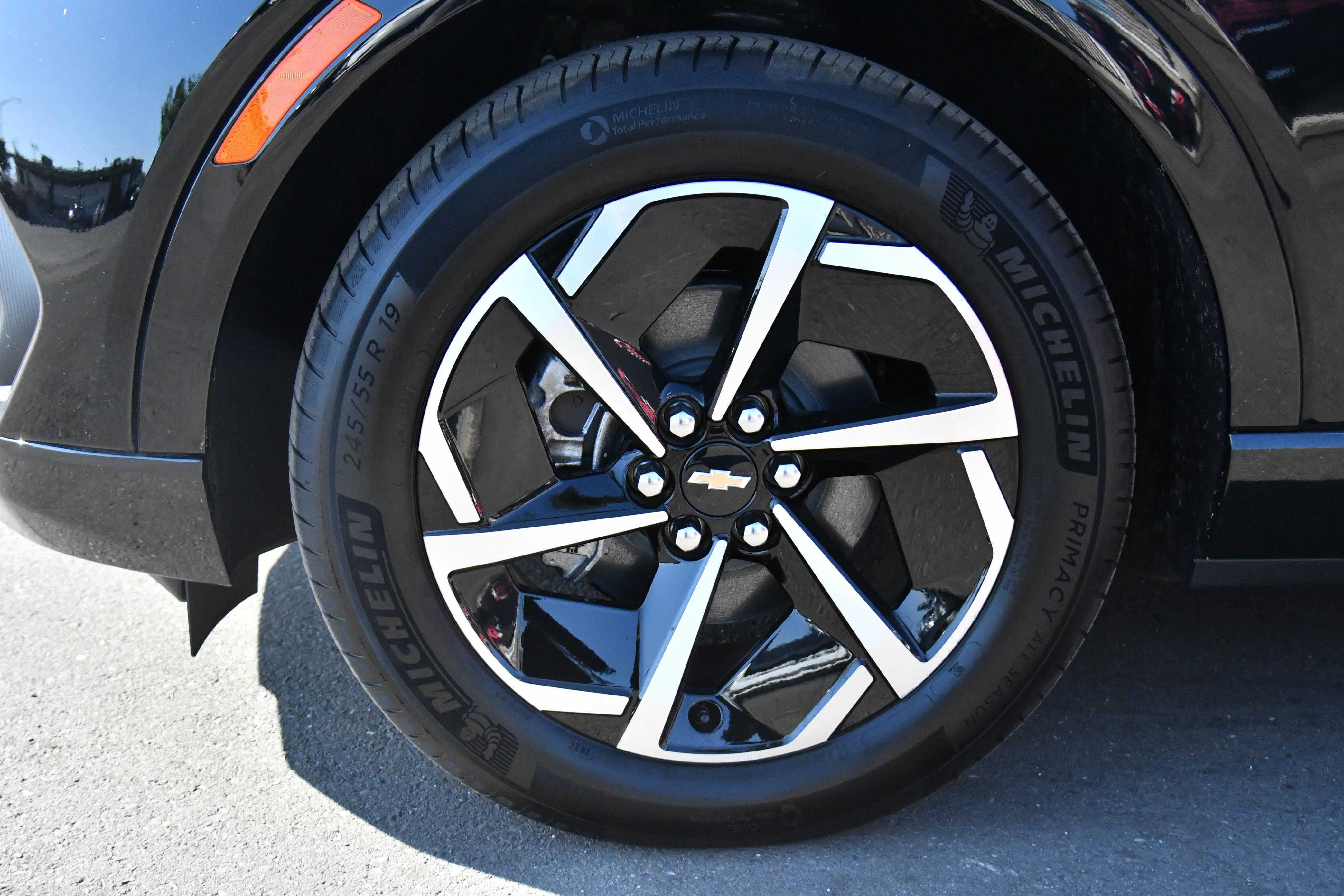 Used 2025 Chevrolet Equinox EV LT FWD image 12