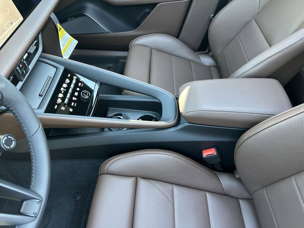 New 2025 Porsche Macan Turbo Electric image 17