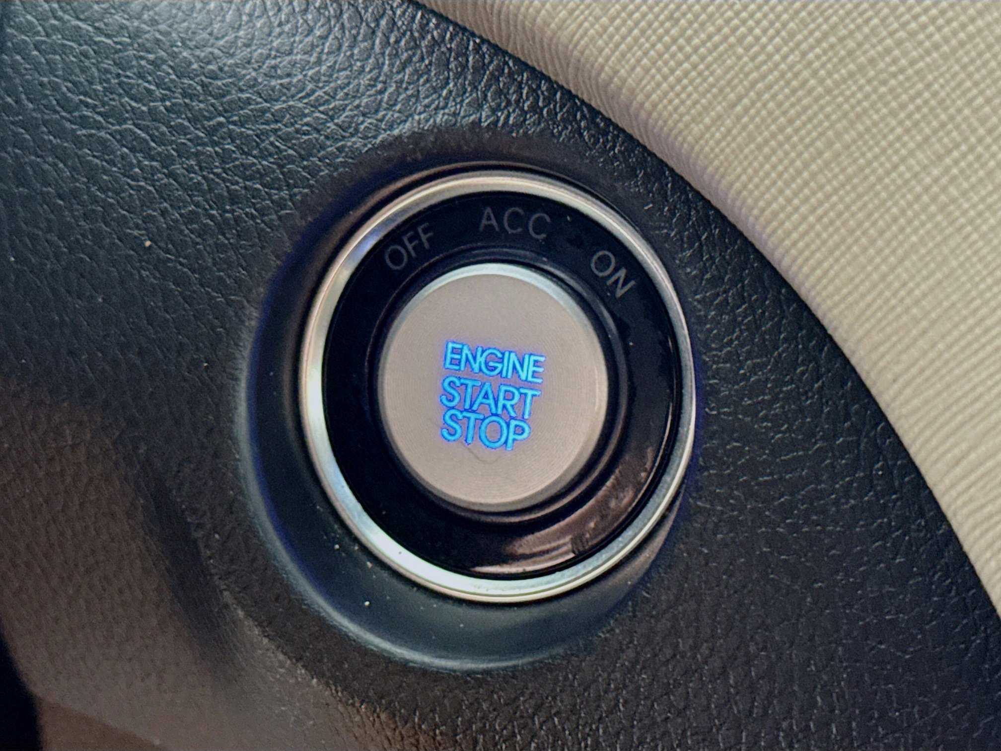 Used 2018 Hyundai Santa Fe Limited w/ Cargo Package FWD image 21