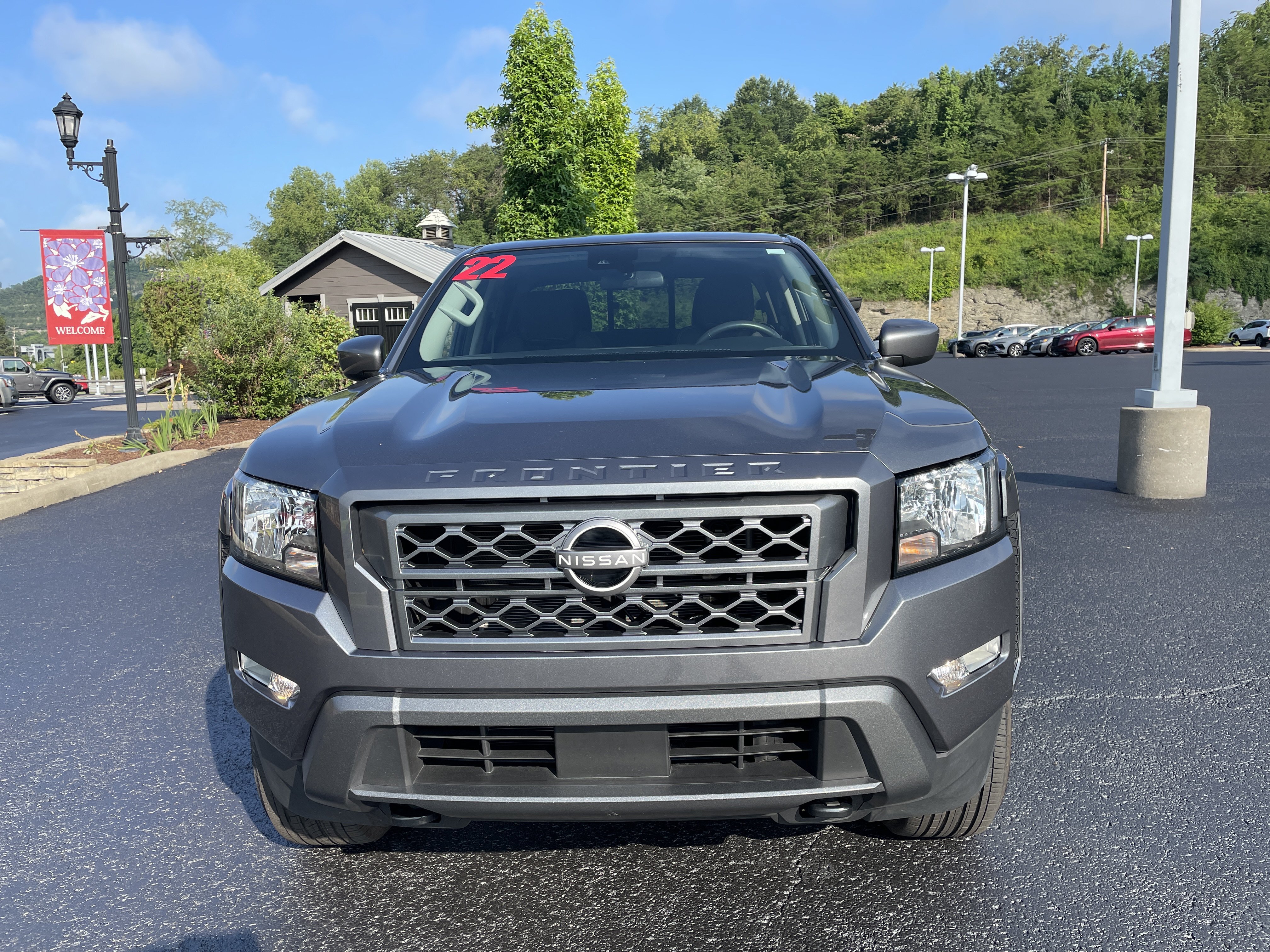 Used 2022 Nissan Frontier SV AWD/4WD image 6