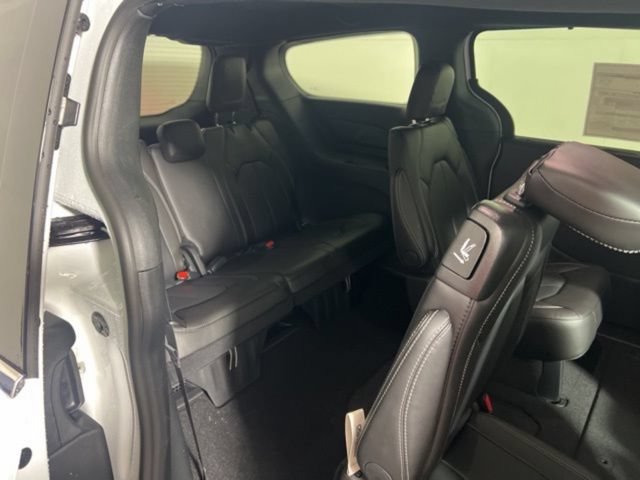New 2026 Chrysler Voyager LX FWD image 14
