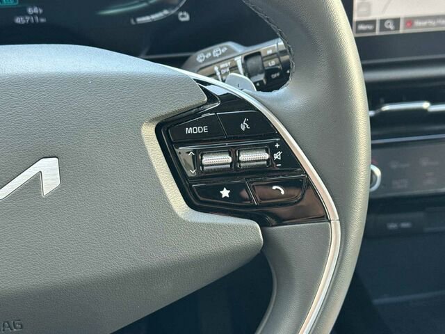 Used 2024 Kia Niro EX FWD image 30