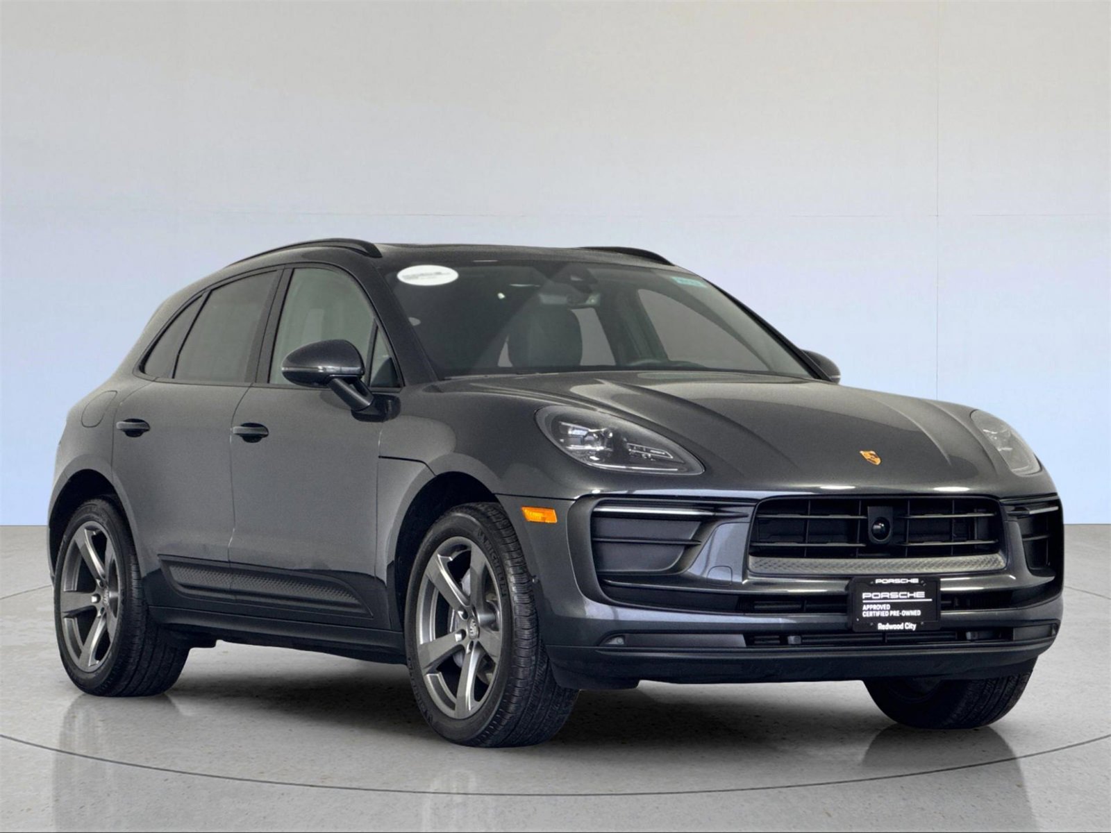 Used 2025 Porsche Macan image 10
