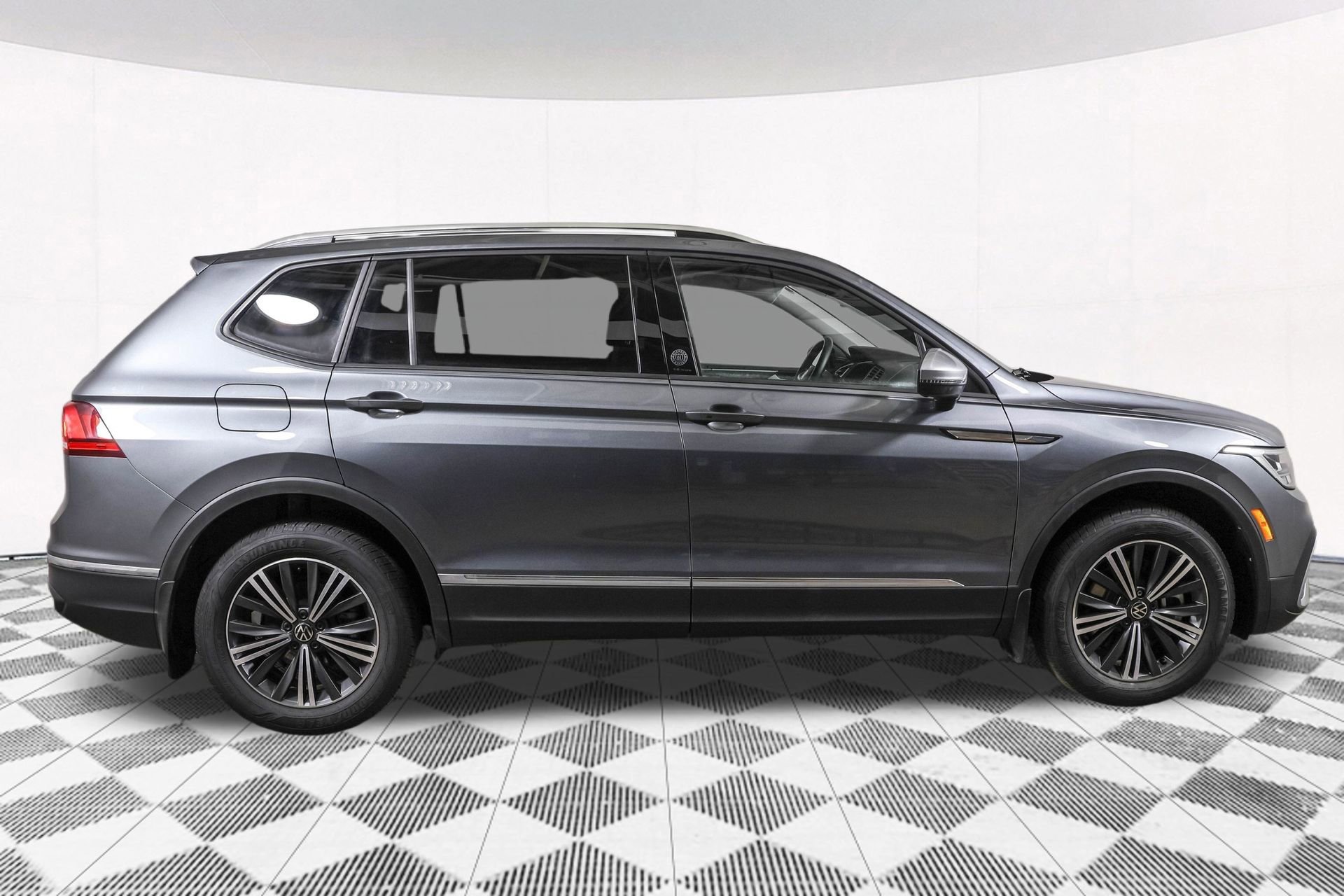 Used 2024 Volkswagen Tiguan Wolfsburg Edition image 12